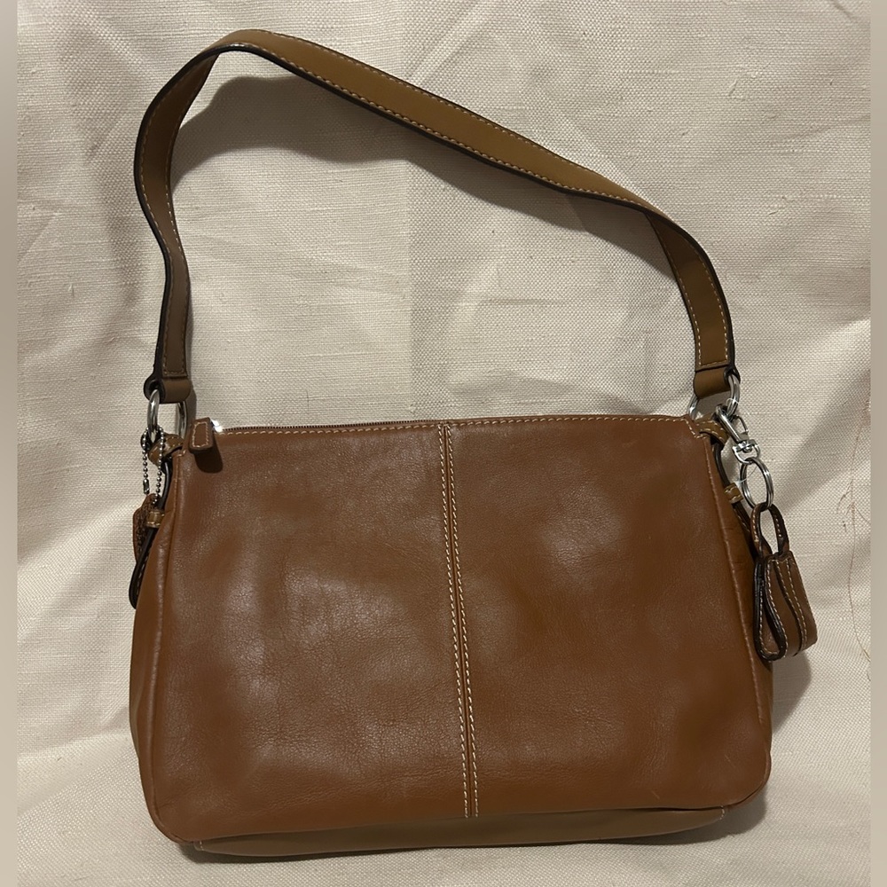 St John’s Bay shoulder bag with keychain